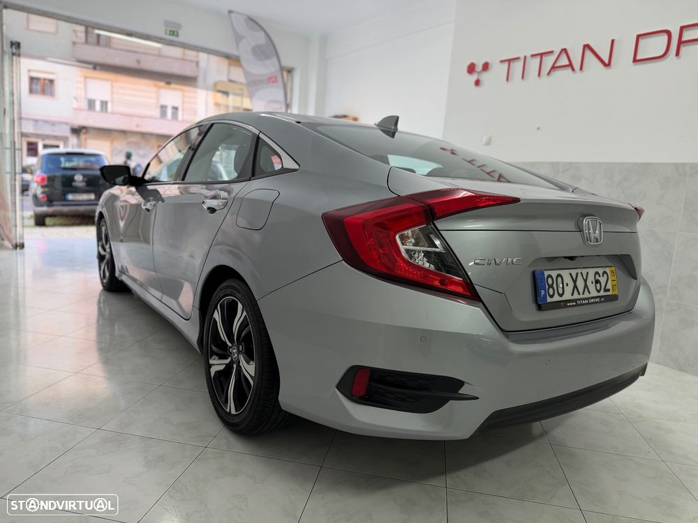 Honda Civic 1.5 i-VTEC Elegance Navi CVT - 4