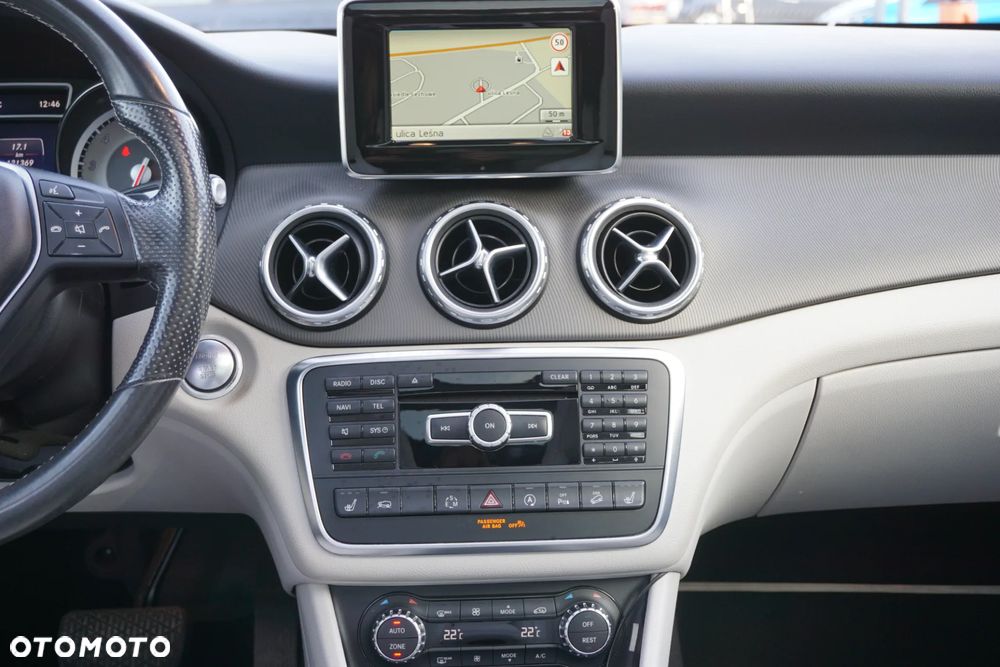 Mercedes-Benz GLA 250 4-Matic - 28