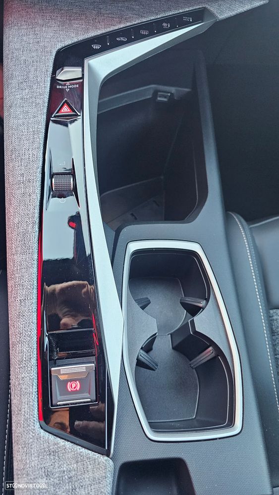 Peugeot 5008 Hybrid 145 e-DSC6 Allure - 24