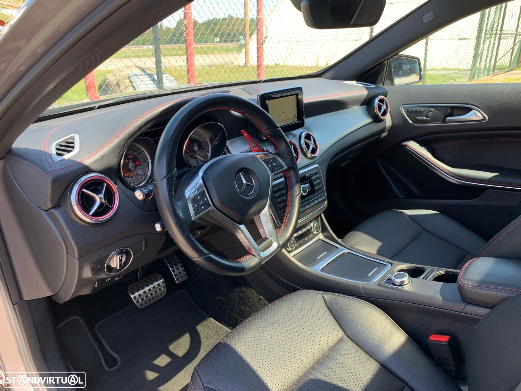 Mercedes-Benz GLA 220 CDi AMG Line 4-Matic - 27