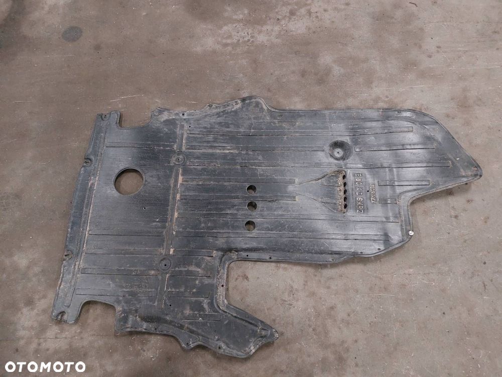 OSŁONA PODŁOGI DOLNA PRAWA BMW E60 520i - 3