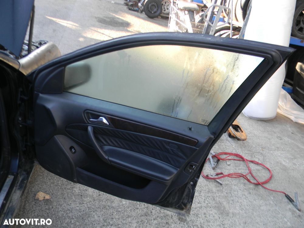 Dezmembrari  Mercedes-Benz C-CLASS (W203)  2000  > 2007 C 200 CDI (20 - 18