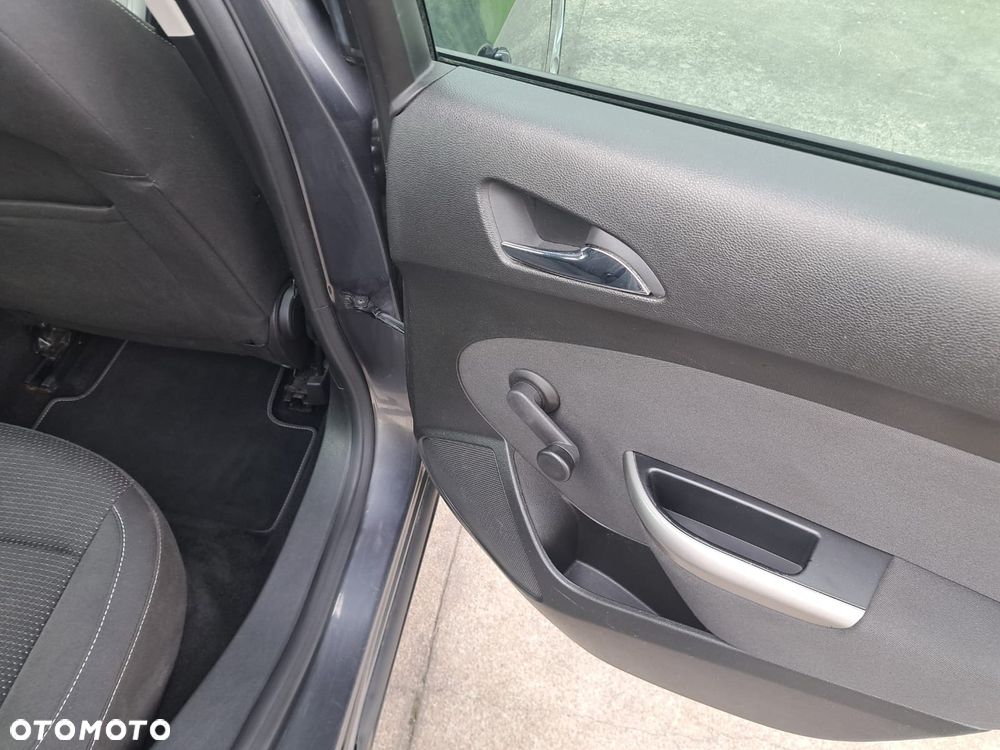Opel Astra 2.0 CDTI DPF Automatik - 24