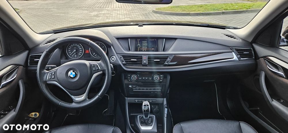 BMW X1 xDrive18d xLine - 11