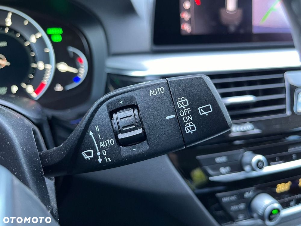 BMW Seria 5 520d - 23