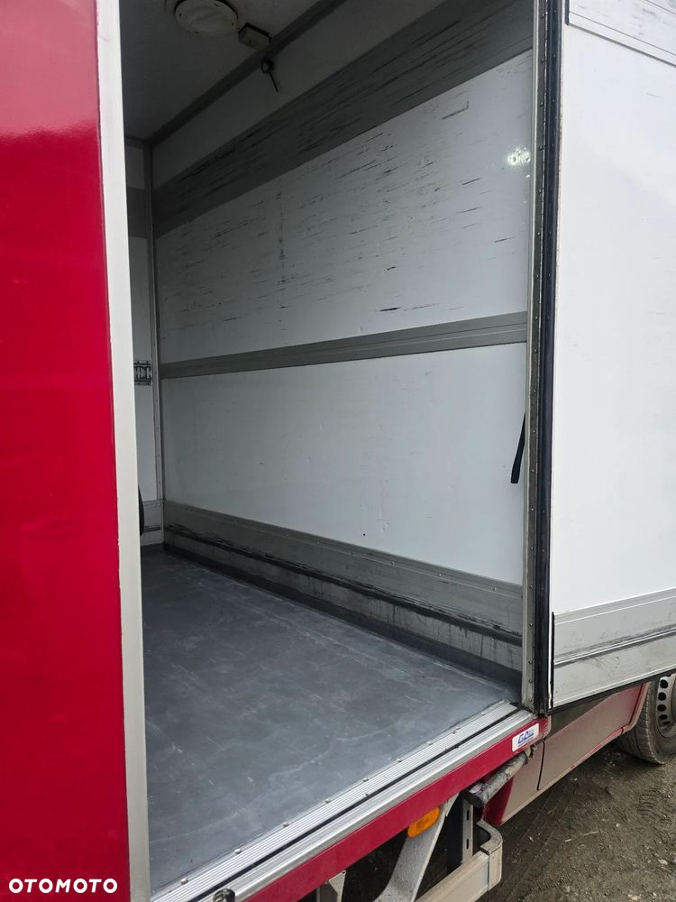 Mercedes-Benz Sprinter 907 - 24