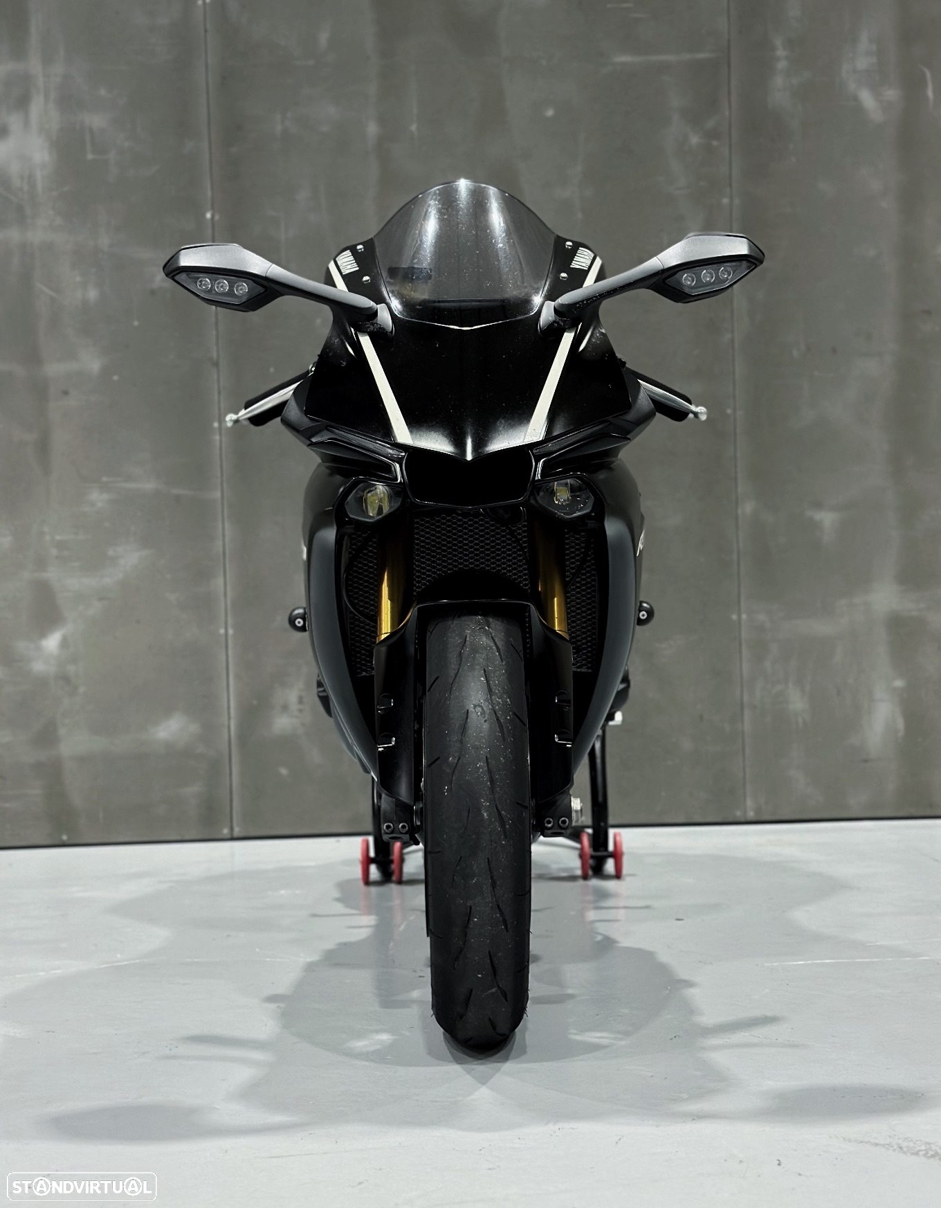 Yamaha YZF R1 - 8