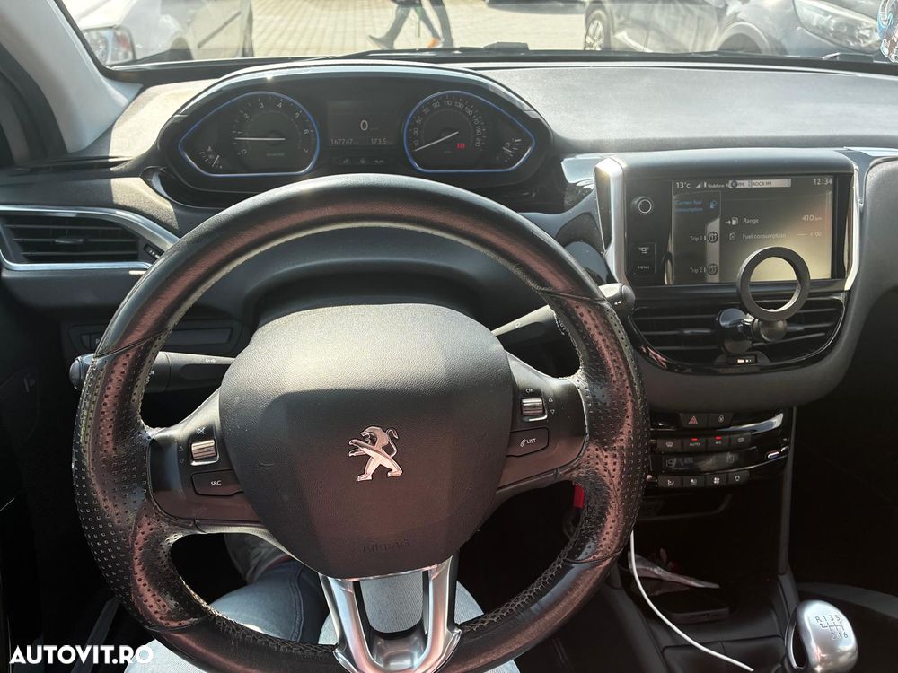 Peugeot 208 155 THP Allure - 6