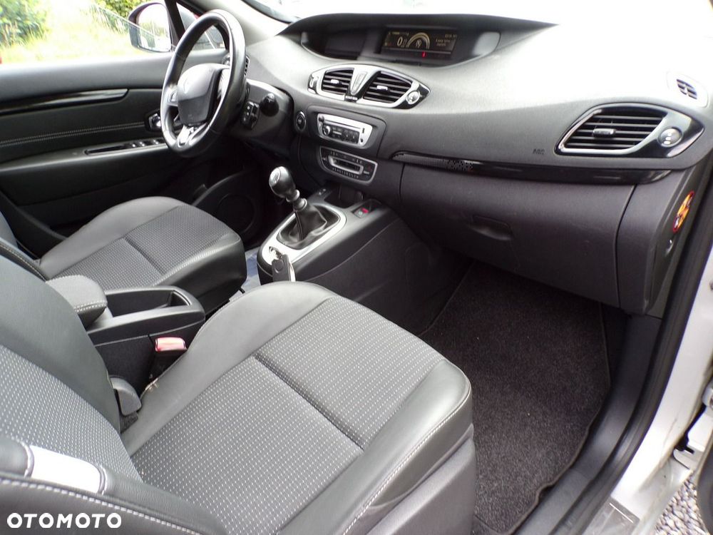 Renault Grand Scenic - 33