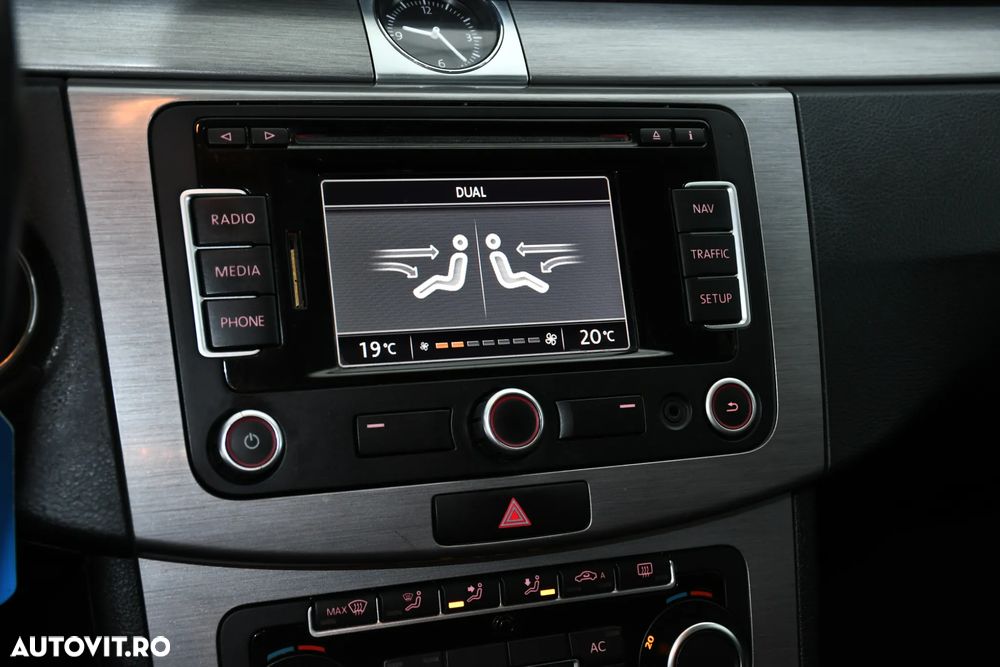 Volkswagen Passat Variant 2.0 Blue TDI SCR Comfortline - 18