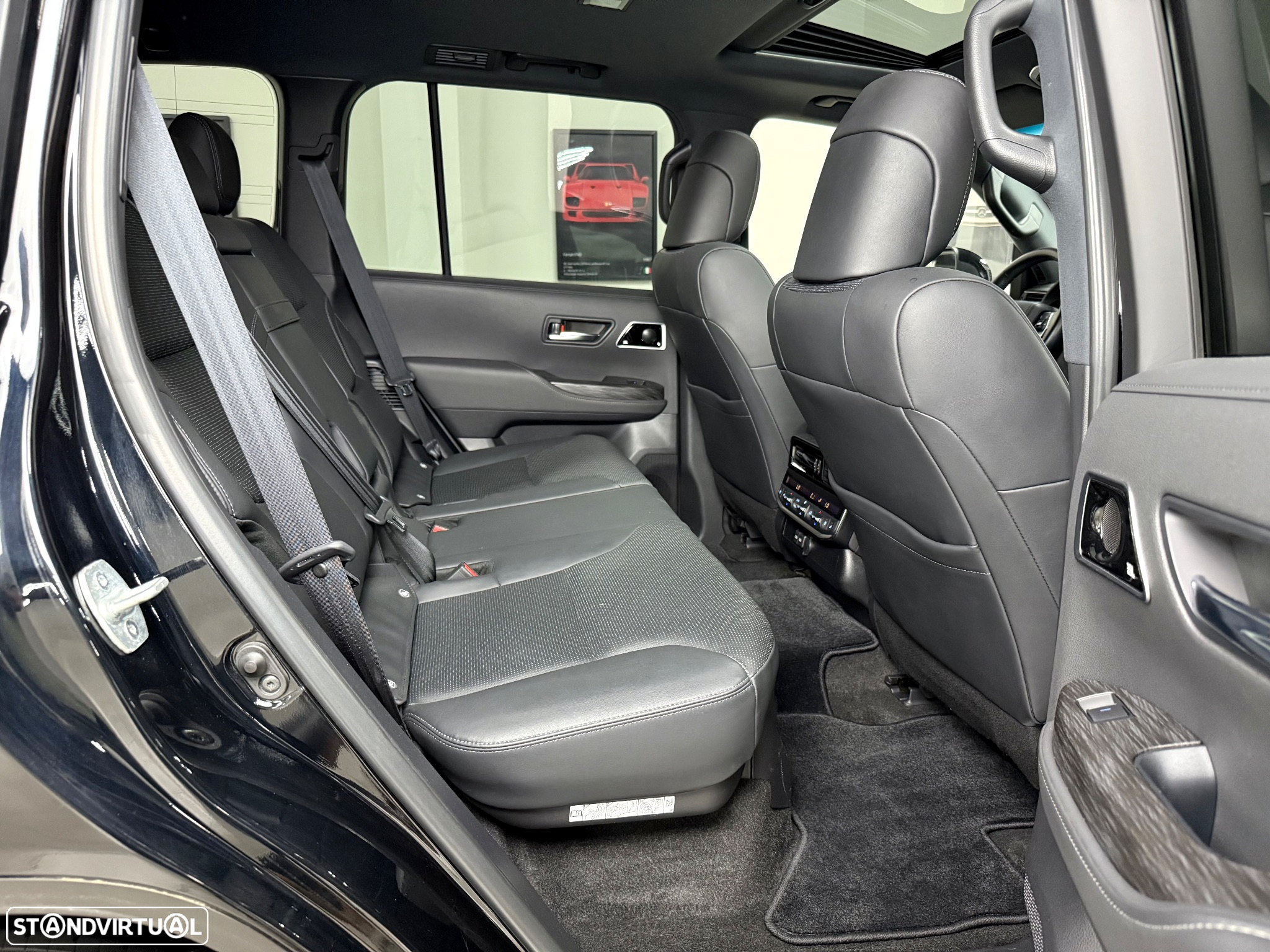 Toyota Land Cruiser - 29