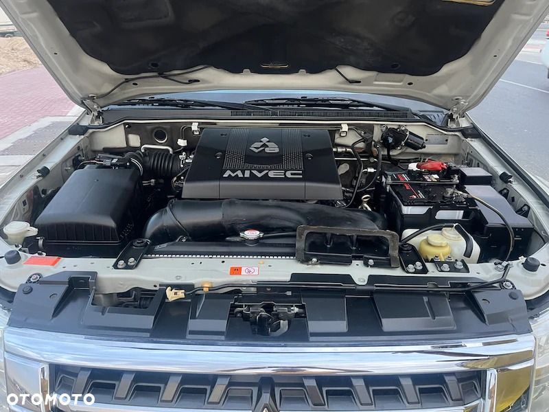 Mitsubishi Pajero - 17