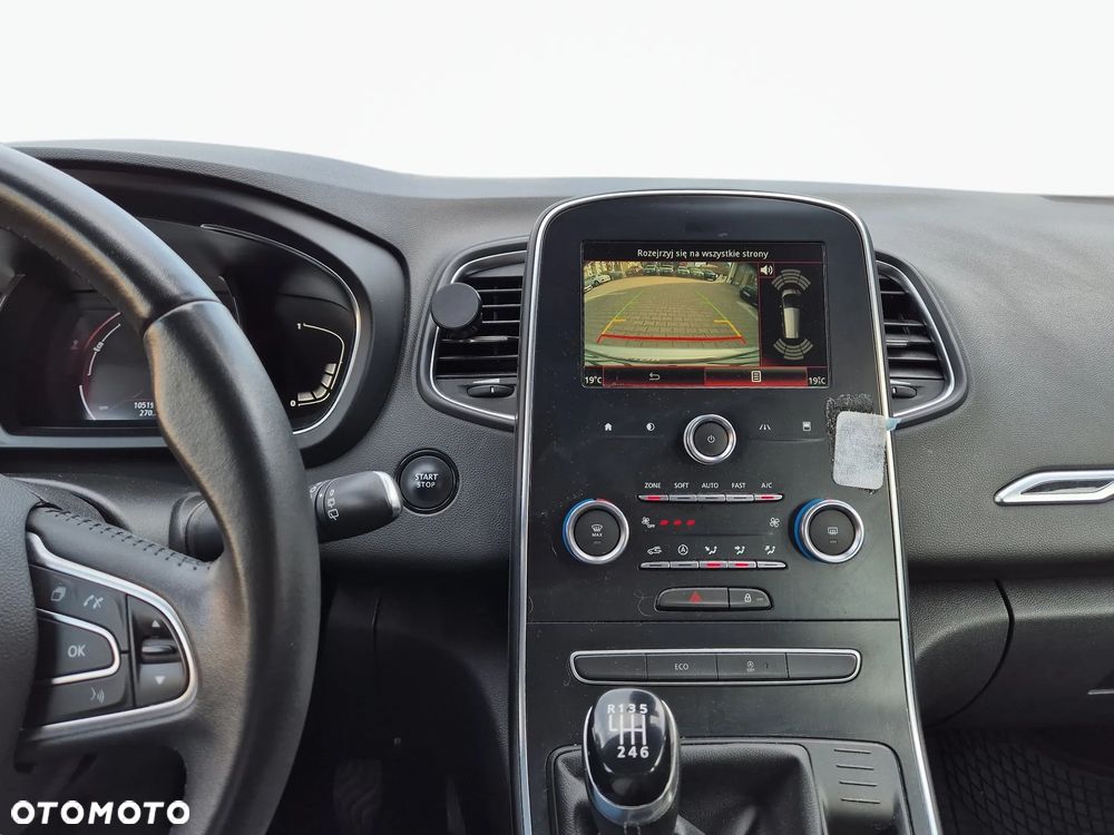 Renault Grand Scenic - 16