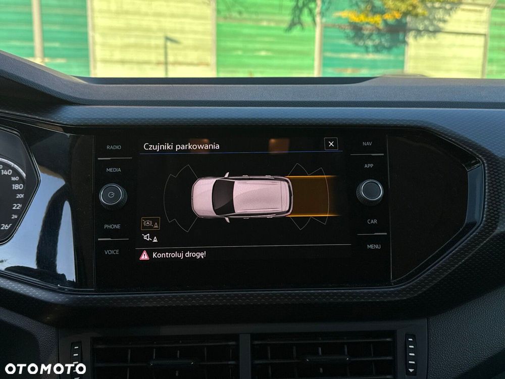 Volkswagen T-Cross - 17