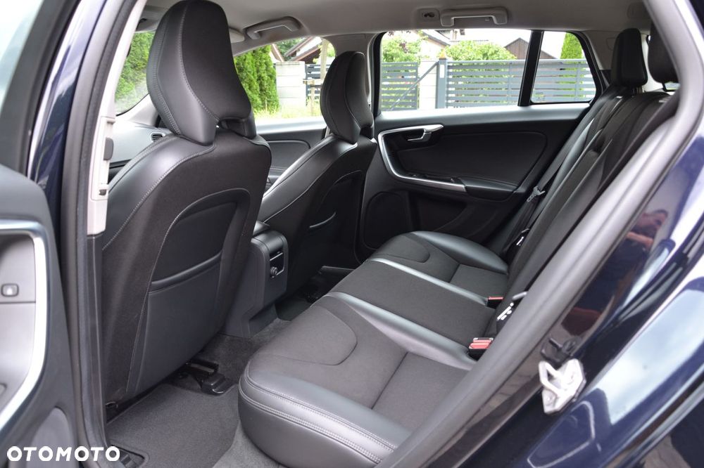 Volvo V60 D3 Geartronic Summum - 13
