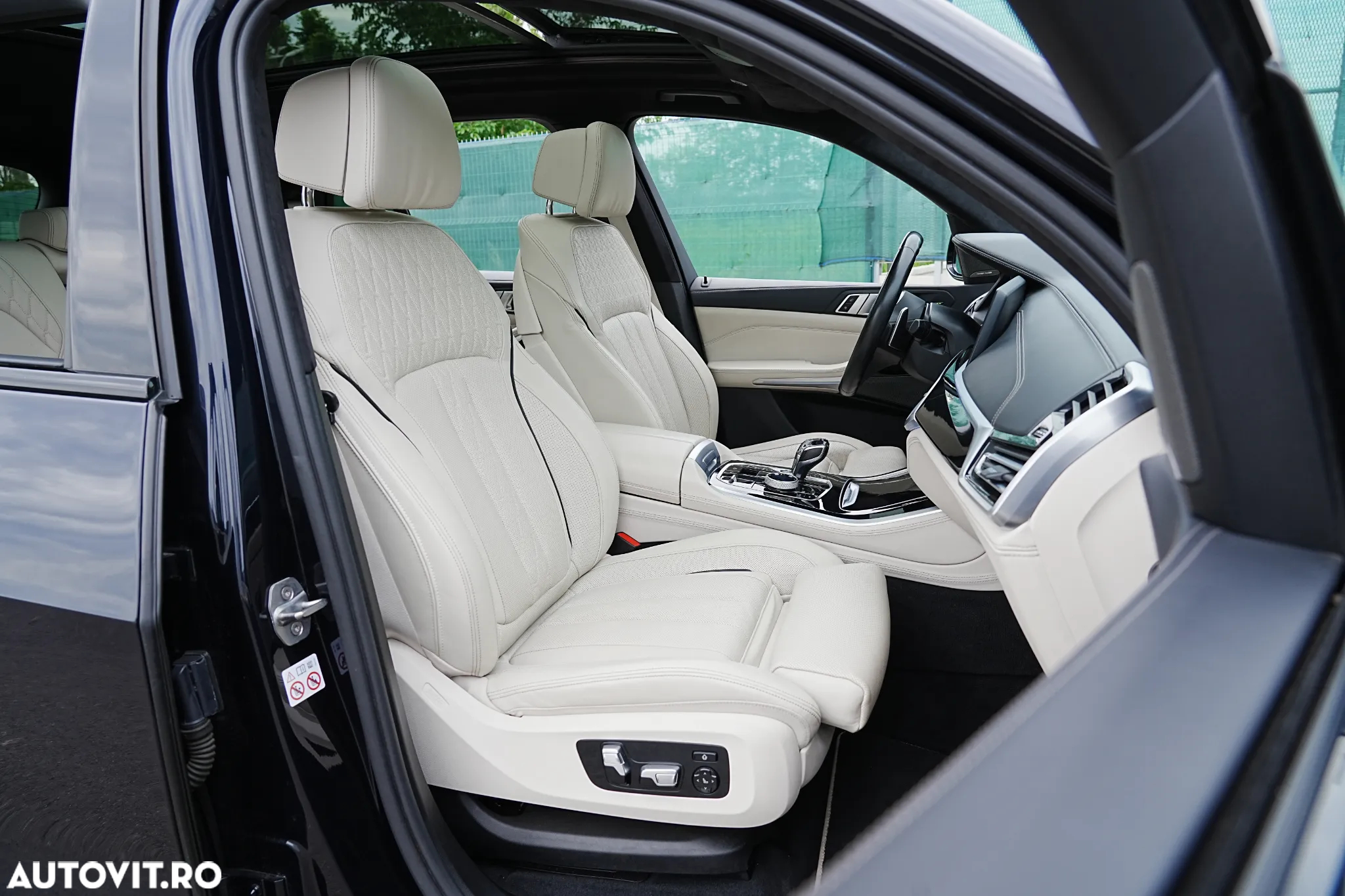 BMW X5 M M50i - 15