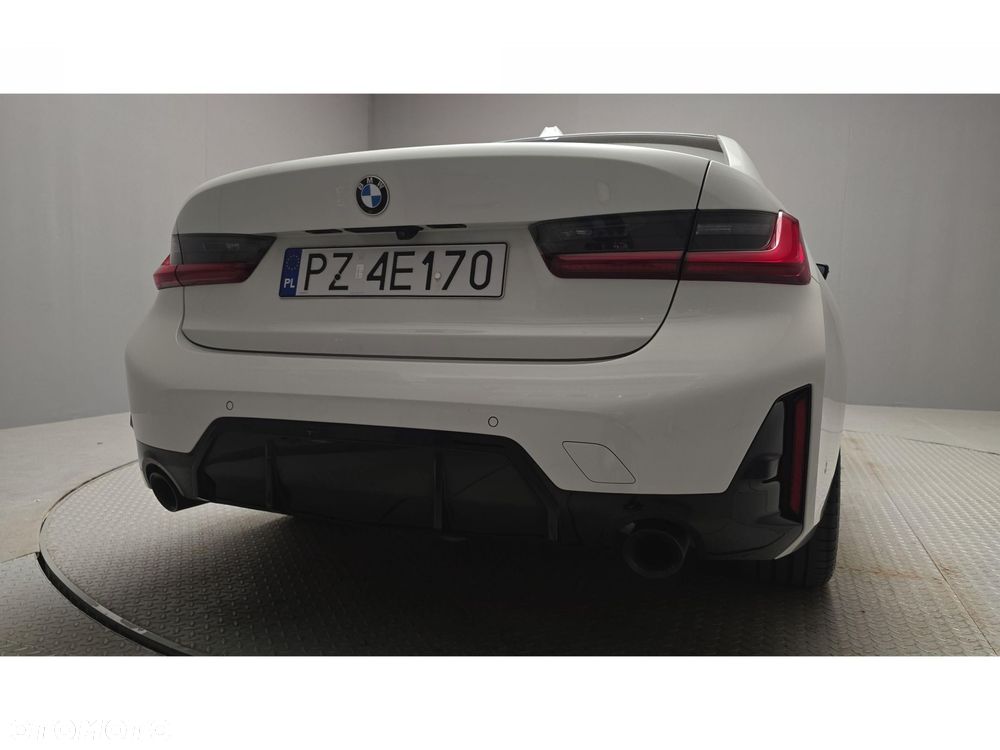 BMW Seria 3 320d xDrive M Sport sport - 32