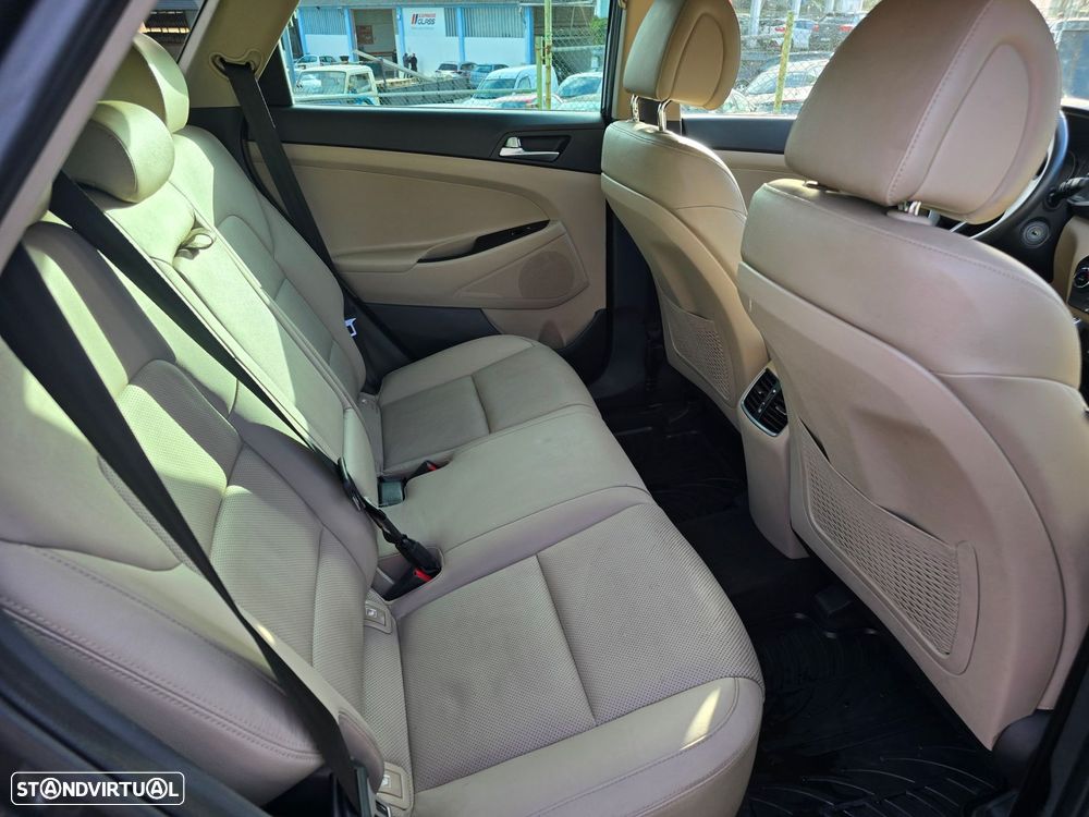 Hyundai Tucson 1.7 CRDi Executive - 23