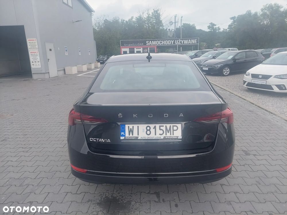 Skoda Octavia 2.0 TDI Ambition DSG - 9