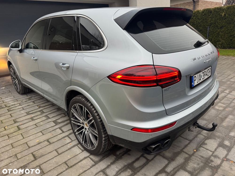 Porsche Cayenne - 4