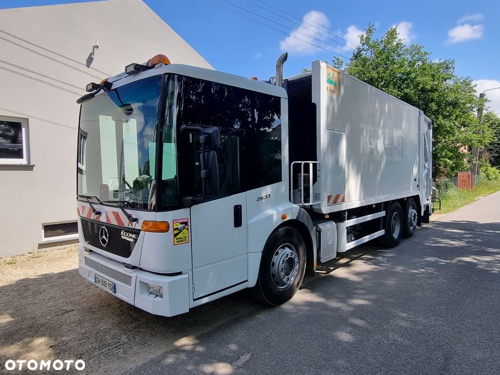 Mercedes-Benz Econic 2633 - 1