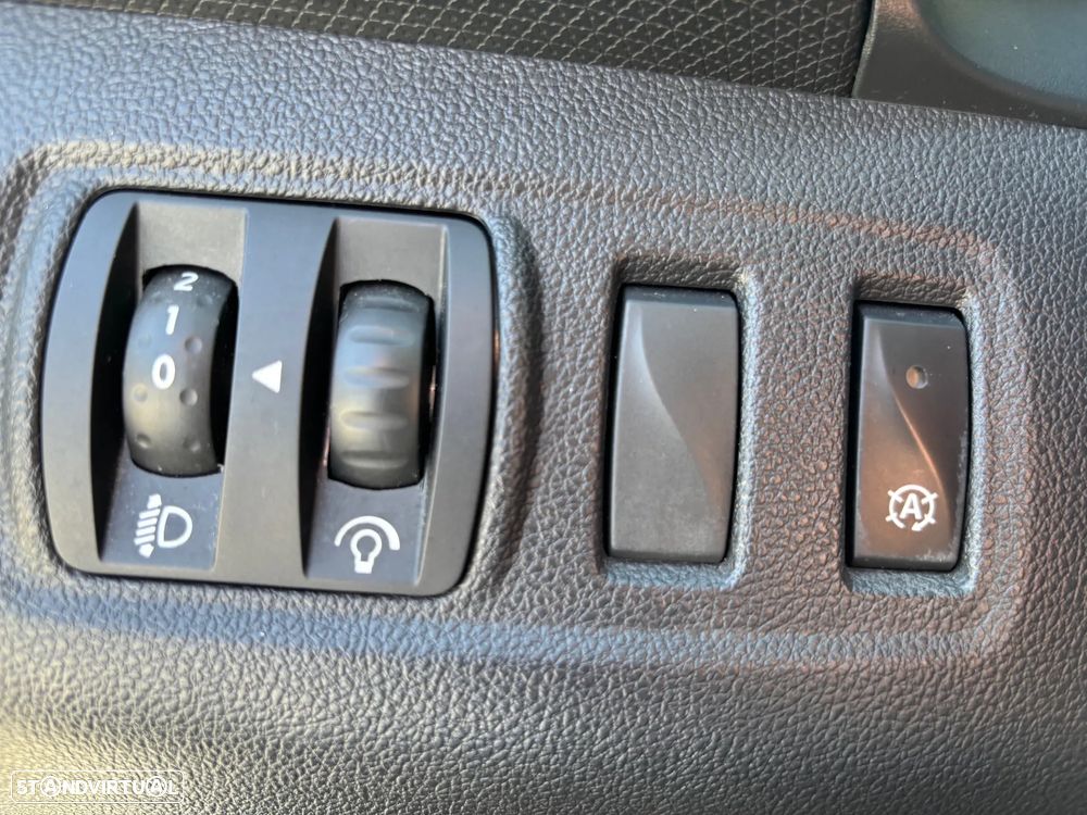 Renault Clio Sport Tourer 0.9 TCe Limited Edition - 14