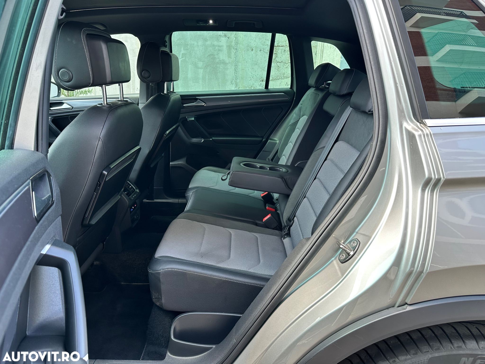 Volkswagen Tiguan 2.0 TDI SCR 4MOTION DSG R-Line - 8