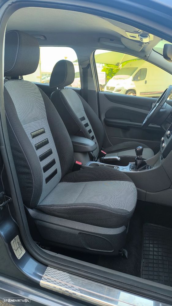 Ford Focus SW 1.6 TDCi Sport WRC - 48