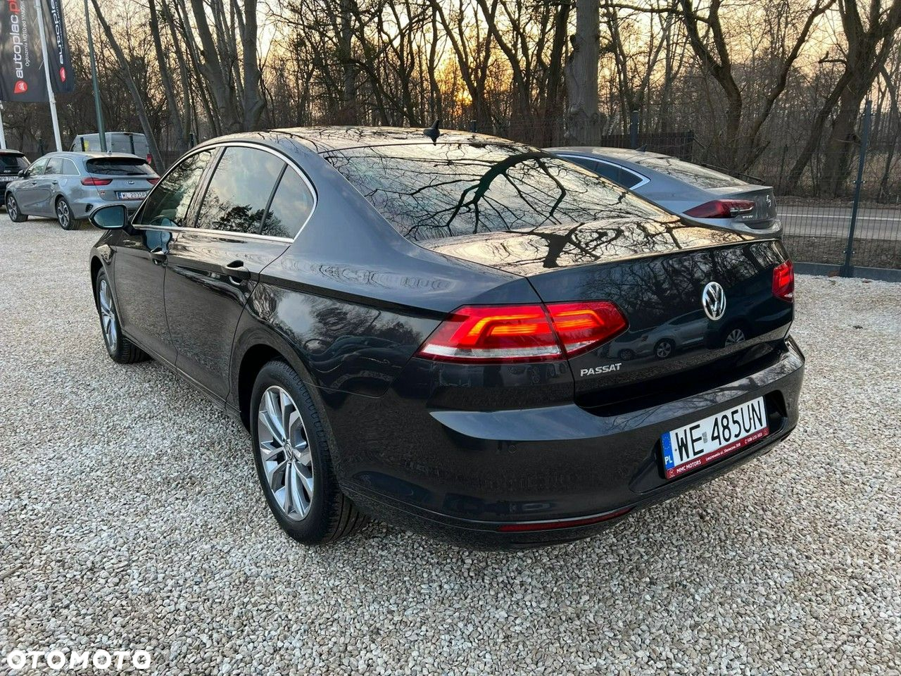 Volkswagen Passat - 15