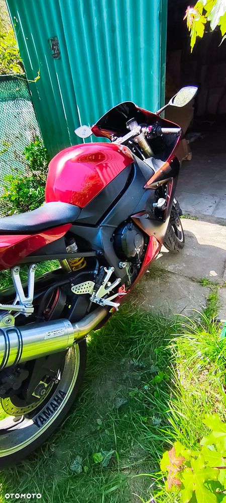 Yamaha R1 - 14