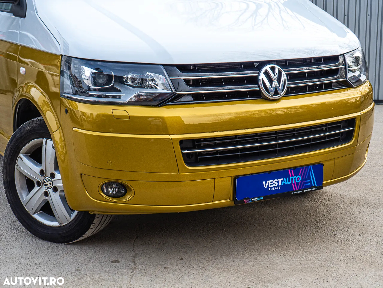 Volkswagen Multivan - 32