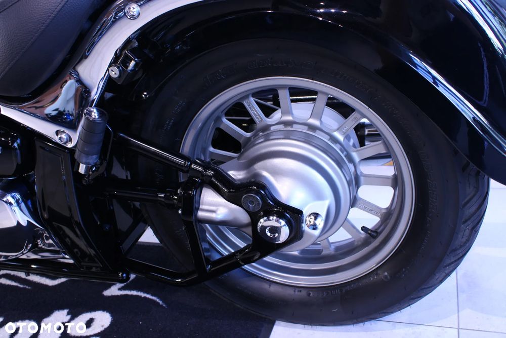 Suzuki Intruder - 31