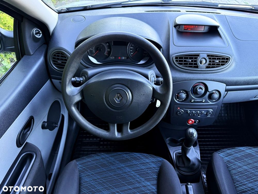 Renault Clio - 26