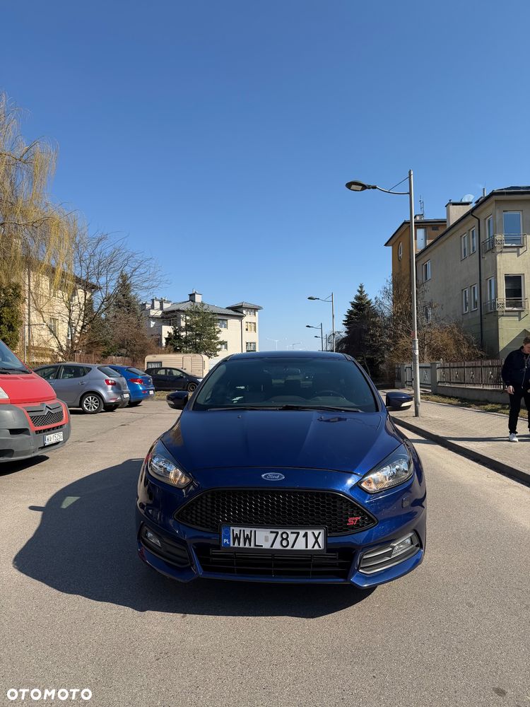 Ford Focus ST - 8