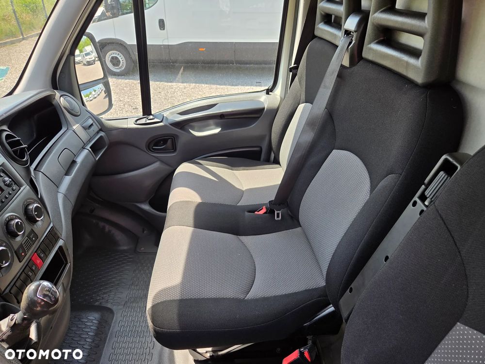 Iveco Daily 35S13 / 2.3 130KM / Furgon / Średniak / Klima / - 13