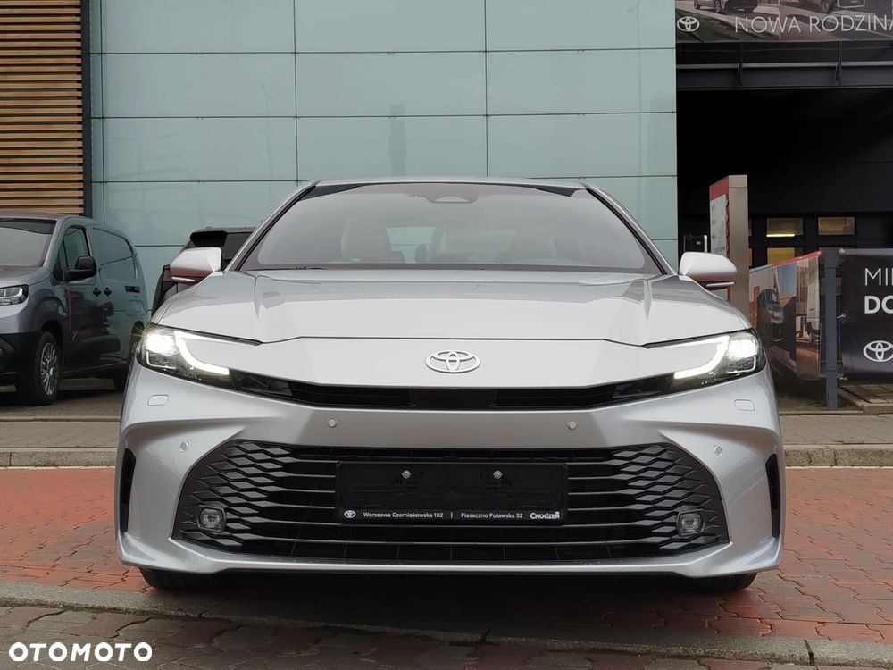 Toyota Camry 2.5 Hybrid Dynamic Force Prestige e-CVT - 2