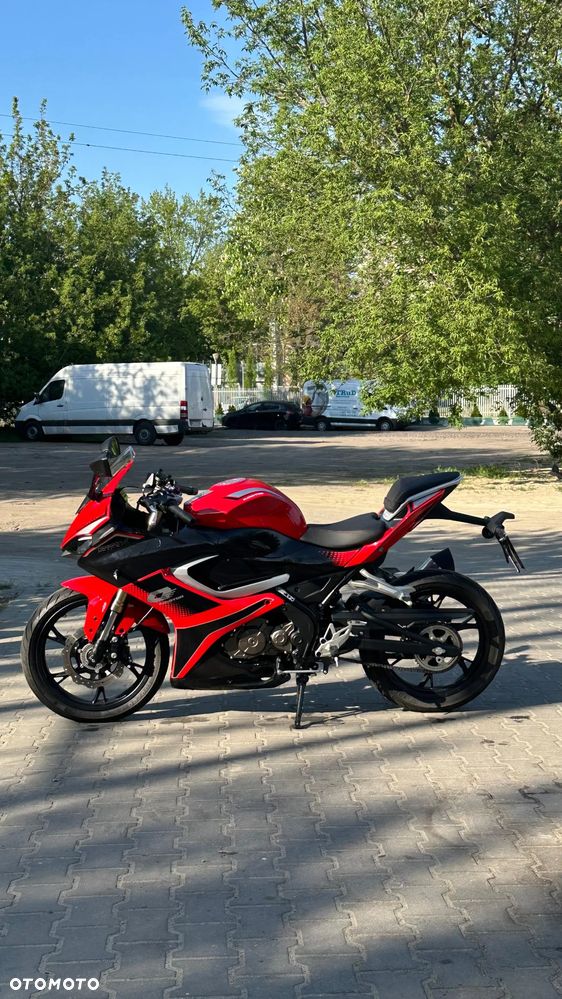 QJMOTOR SRK 125R - 3