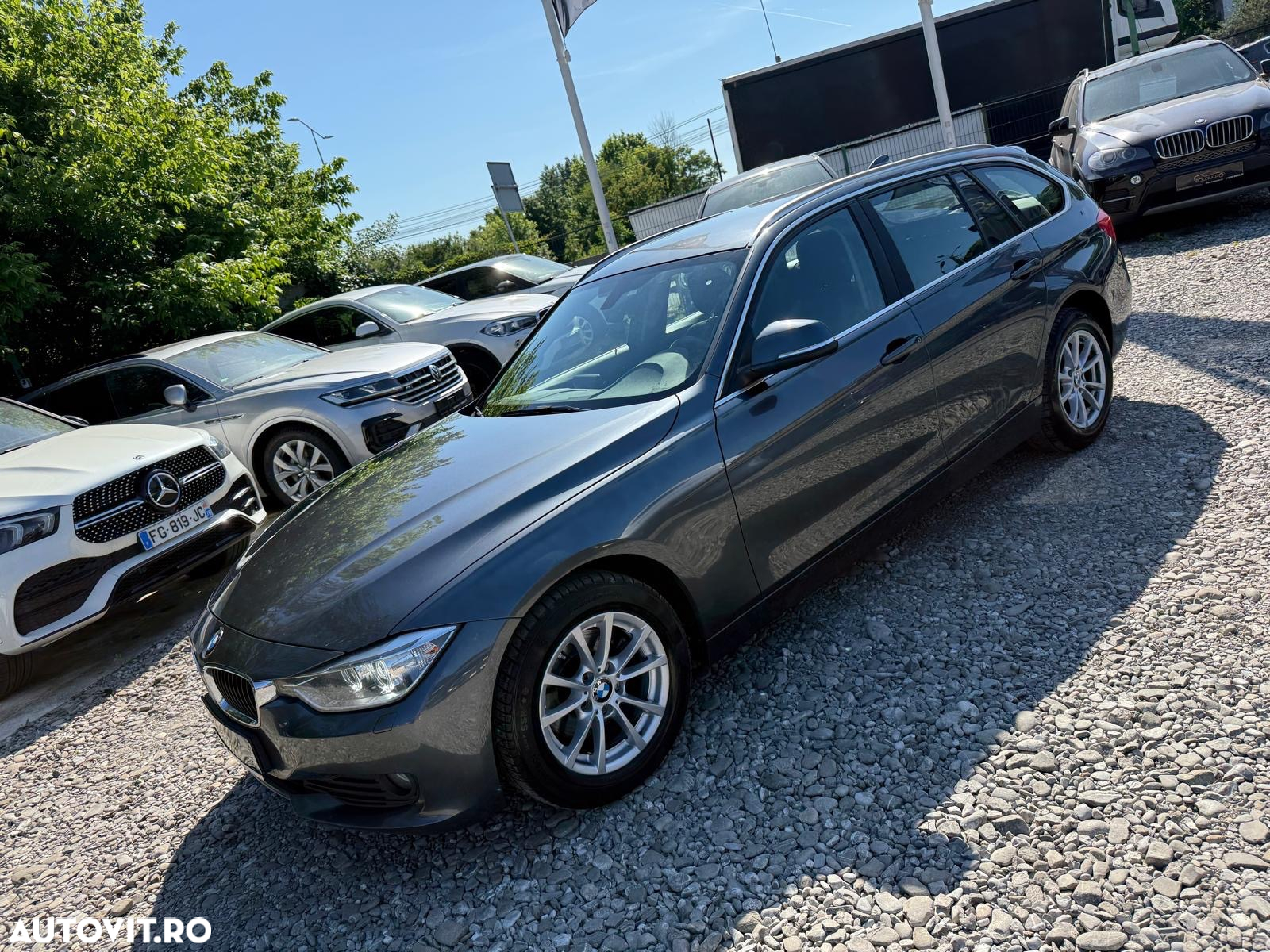 BMW Seria 3 320d xDrive - 28