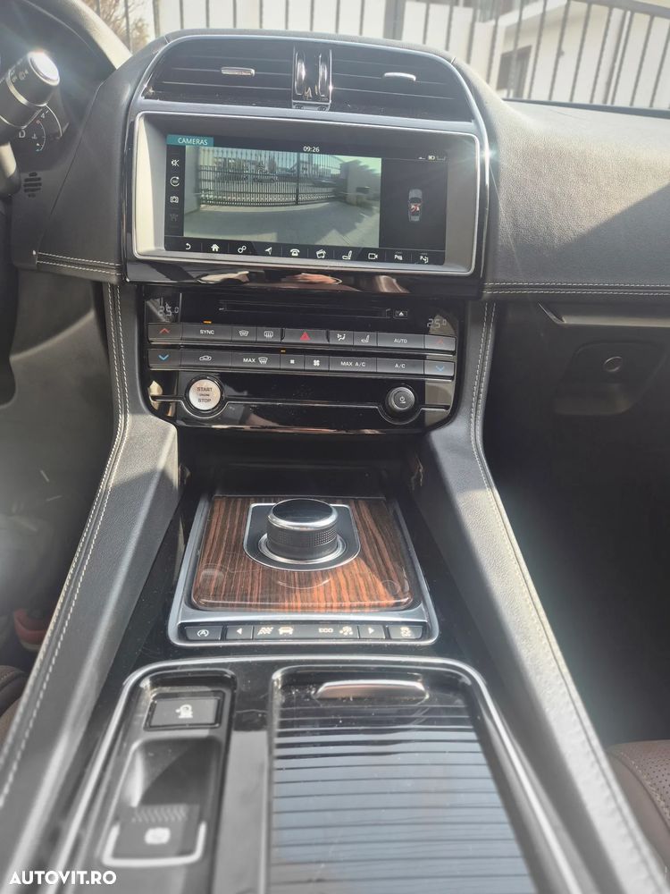 Jaguar F-Pace 30d AWD R-Sport - 10