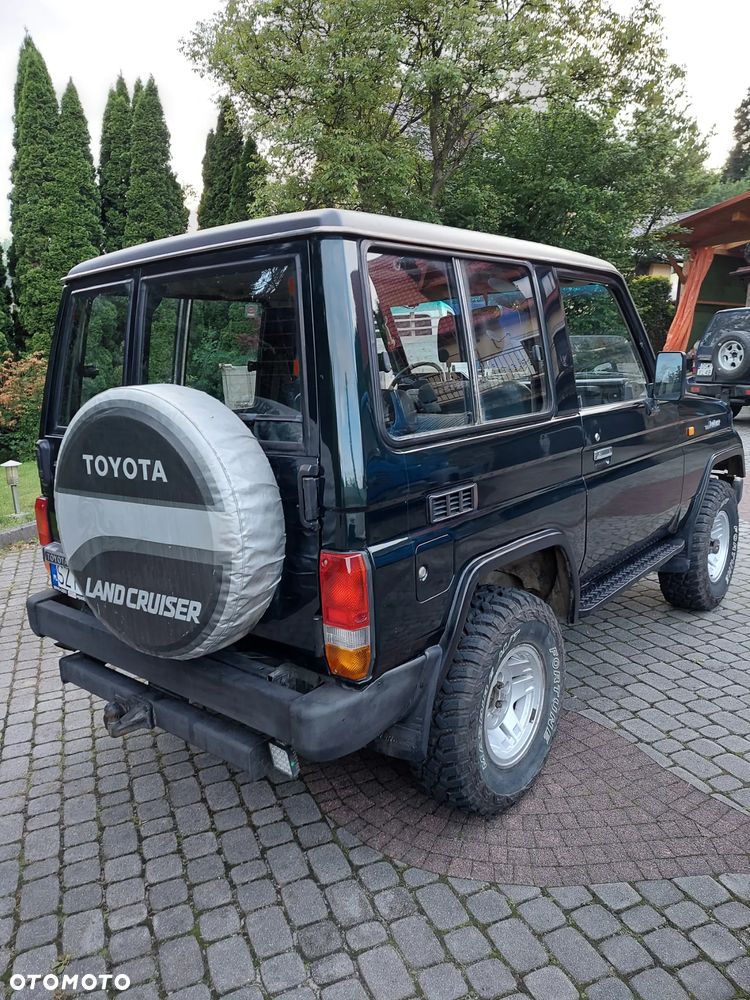 Toyota Land Cruiser KJ70 - 10