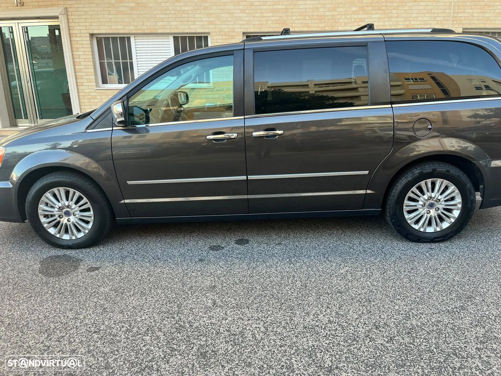 Lancia Voyager 2.8 CRD S - 8