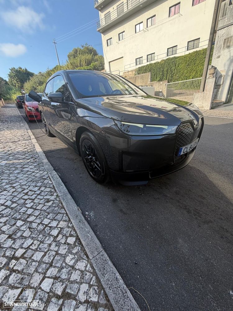 BMW iX xDrive 40 - 8