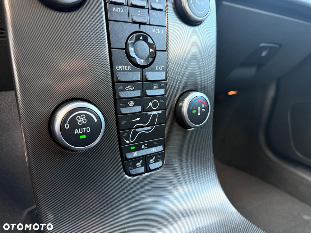 Volvo C30 D2 R-Design - 29