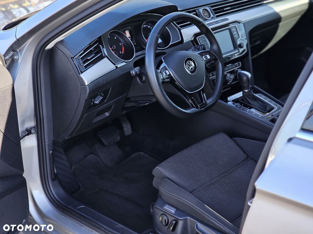 Volkswagen Passat - 13