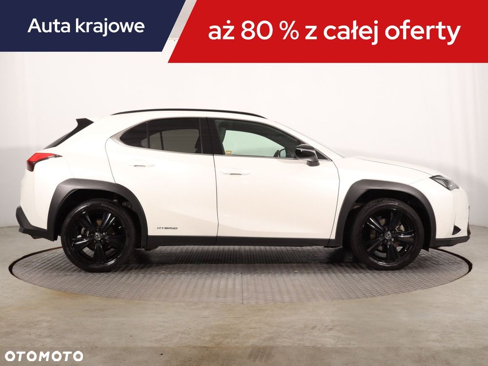 Lexus UX - 8