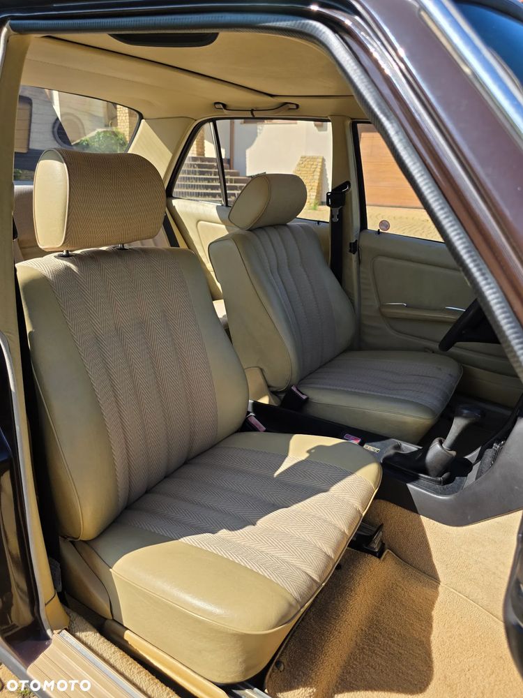 Mercedes-Benz W123 - 20