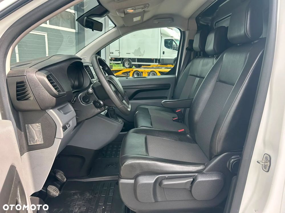 Peugeot Expert L3H1 Long 2.0 HDI **153tyś. km.**Klima**3 osobowy**2020R** - 12
