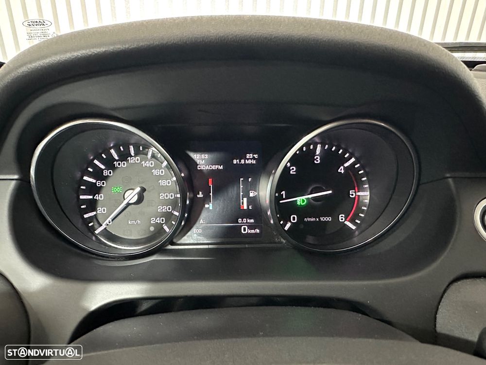 Land Rover Discovery Sport 2.0 TD4 HSE - 18