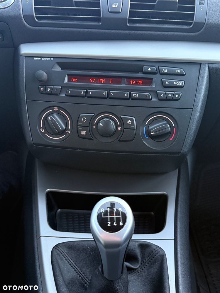 BMW Seria 1 120d DPF - 26