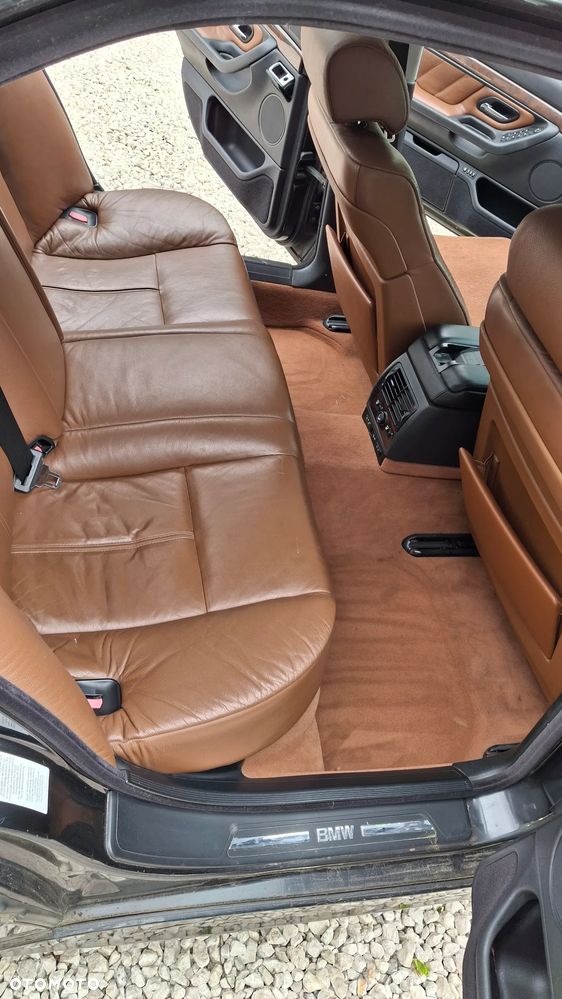 BMW Seria 7 740d - 27